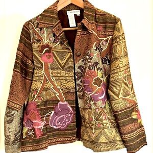 Super fun accent jacket. Dres it up or down 💃🏻